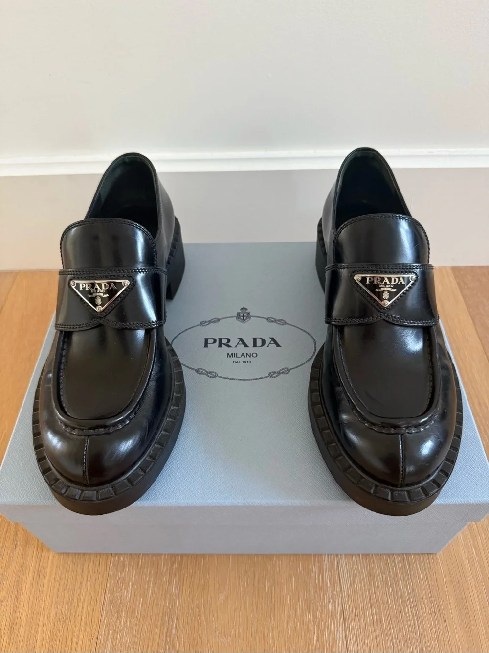 Prada Womens black Brushed Leather Loafers Shoe Size 8 US 38 EU - Picture 2 of 11